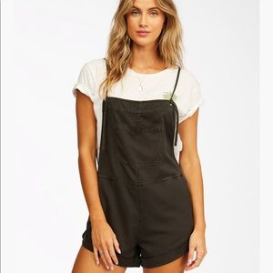 Billabong romper size small